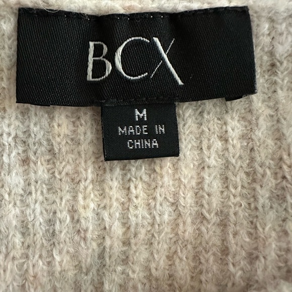 BCX cream medium sweater with‎ brown button trim - Picture 1 of 11